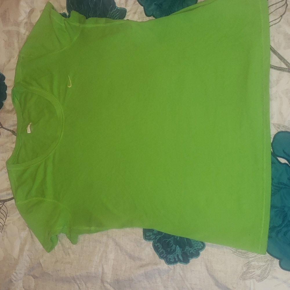 Nike top size L - Picture 1 of 3